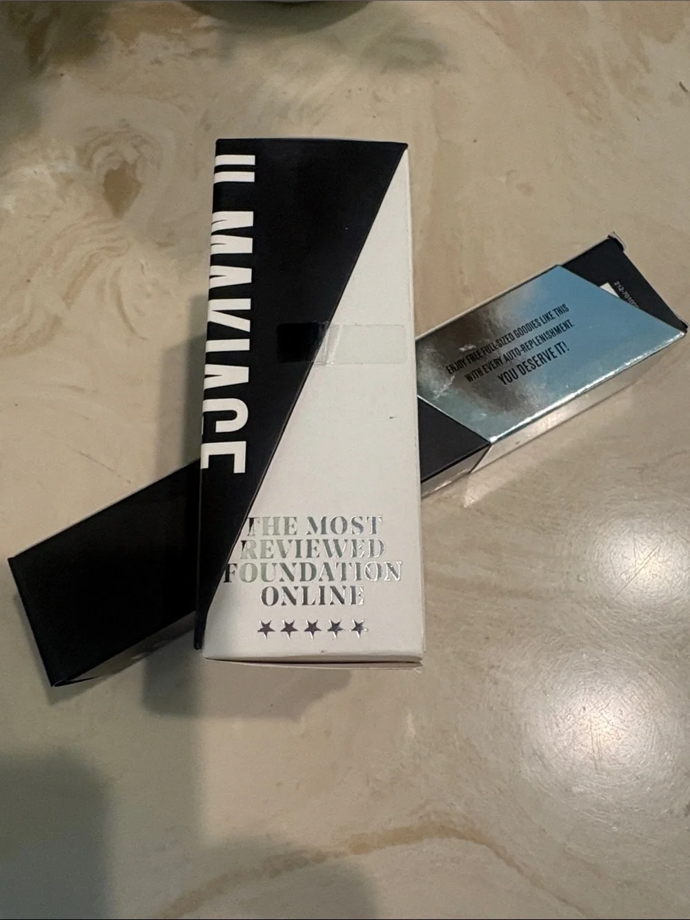 NWT shade #75 Natural Matte Il' Makiage Flawless Base with Foundation Brush